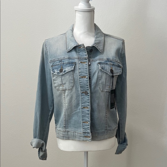Kut from the Kloth Jackets & Blazers - NWT KUT FROM THE KLOTH AMELIA JACKET Light Blue Denim SZ XL